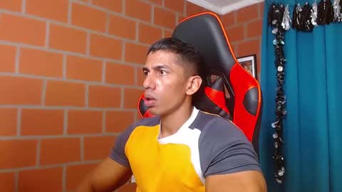 Snapshot of adan_sin1 chatting on December 2024 06:44:01 PM Adan Sin online show from December 2024 06:44:01 PM