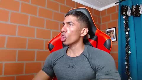 Snapshot of adan_sin1 chatting on December 2024 03:58:01 PM Adan Sin online show from December 2024 03:58:01 PM