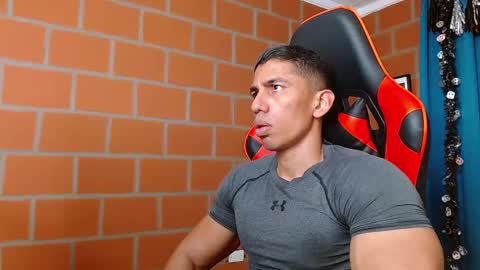 Snapshot of adan_sin1 chatting on December 2024 08:40:02 PM Adan Sin online show from December 2024 08:40:02 PM
