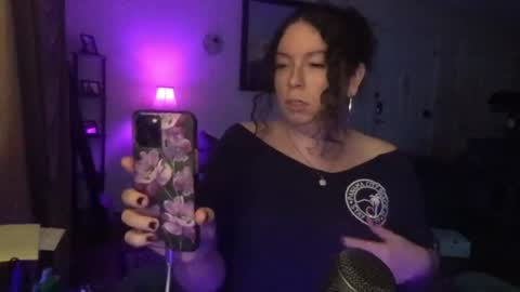 Snapshot of addiebby00 chatting on June 2026 04:27:01 AM Addie 3 online show from June 2026 04:27:01 AM