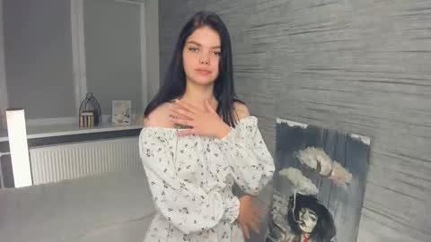 Adeline online show from September 2025 08:10:02 PM