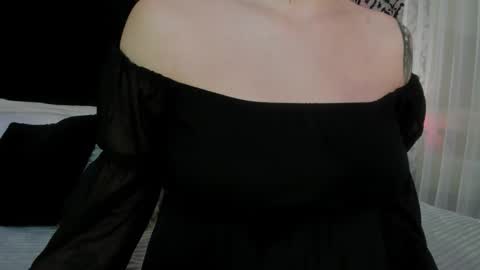 Snapshot of adeelinee chatting on September 2025 07:51:02 PM Ade online show from September 2025 07:51:02 PM