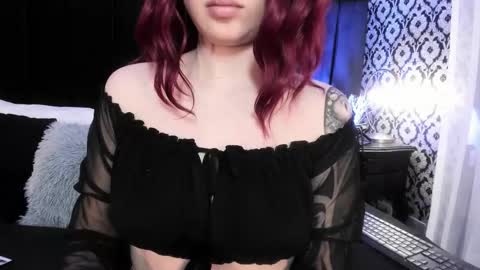 Snapshot of adeelinee chatting on September 2025 08:03:01 PM Ade online show from September 2025 08:03:01 PM