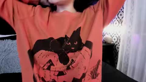 Snapshot of adeelinee chatting on October 2025 07:54:01 PM Ade online show from October 2025 07:54:01 PM