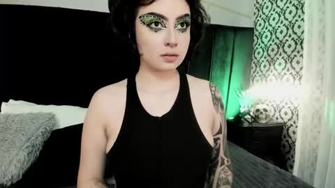 Snapshot of adeelinee chatting on October 2025 08:09:02 PM Ade online show from October 2025 08:09:02 PM