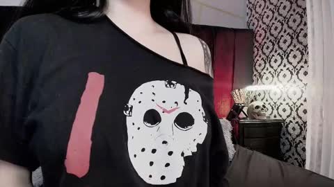 Snapshot of adeelinee chatting on October 2025 08:05:01 PM Ade online show from October 2025 08:05:01 PM