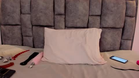 adela online show from October 2025 05:32:01 AM