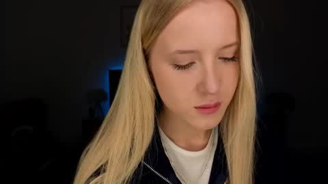 Adele online show from April 2026 09:04:01 PM