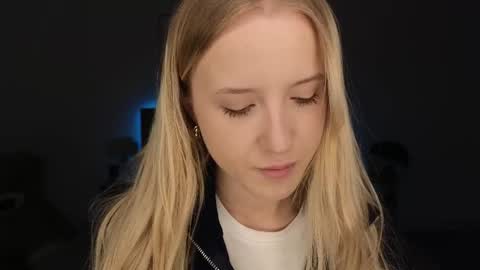 Adele online show from April 2026 08:44:01 PM