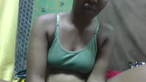 Snapshot of adelealy chatting on February 2025 06:44:01 AM adelealy online show from February 2025 06:44:01 AM