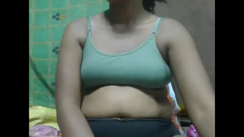 Snapshot of adelealy chatting on March 2025 05:14:02 AM adelealy online show from March 2025 05:14:02 AM