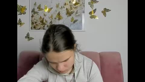 adelecruzz online show from February 2026 12:23:01 PM