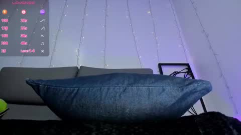 adelinaconte1 online show from December 2024 07:33:01 PM