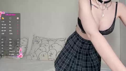 Snapshot of adelins_peach chatting on November 2025 10:47:02 AM adelins_peach online show from November 2025 10:47:02 AM