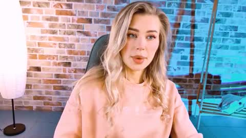 Adel online show from October 2025 02:14:01 PM