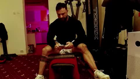 Adonis online show from October 2025 04:16:01 PM