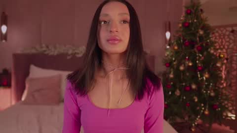 adoracortes online show from December 2025 05:05:01 AM