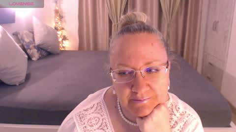 Cryna online show from March 2025 03:38:02 PM