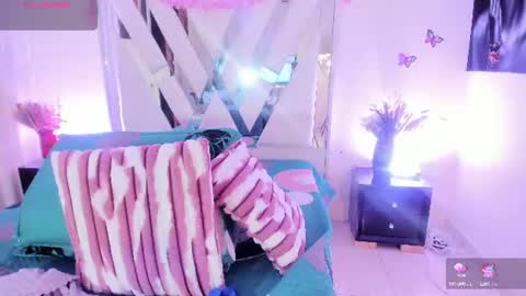 Snapshot of adri_rivera chatting on June 2026 08:30:01 AM ADRI online show from June 2026 08:30:01 AM