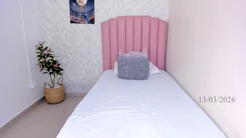 Adriana online show from March 2026 01:51:01 PM