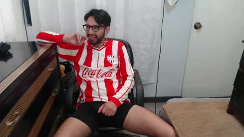 Snapshot of adrian_falcon chatting on May 2026 06:13:01 PM Adrian Falcon online show from May 2026 06:13:01 PM