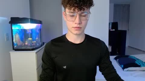 adrian morelli online show from October 2025 10:37:01 PM