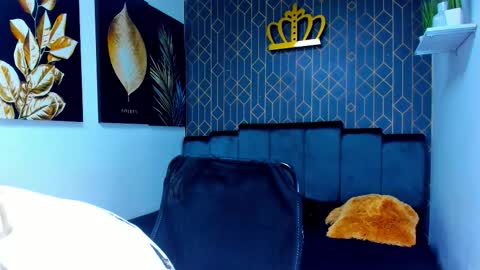 Snapshot of adrian_rae chatting on November 2025 07:04:02 PM online show from November 2025 07:04:02 PM