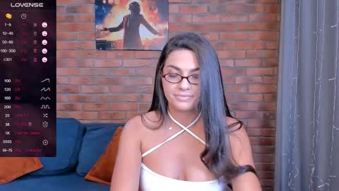 Adriana online show from October 2025 06:17:02 PM