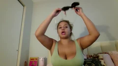 Princess Adri online show from April 2026 04:46:01 AM