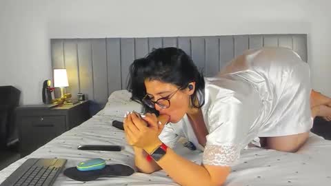 Adriana online show from March 2026 02:30:02 AM