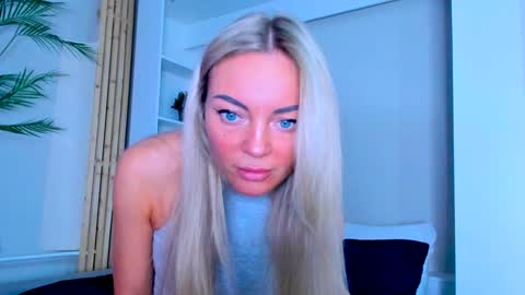 Adriana online show from February 2025 06:32:01 AM