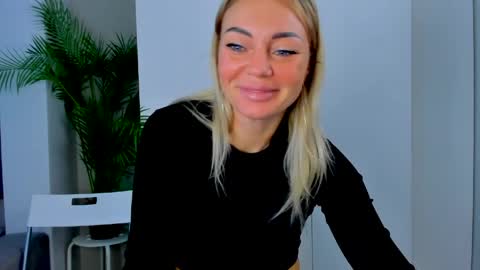 Adriana online show from April 2026 06:32:01 AM