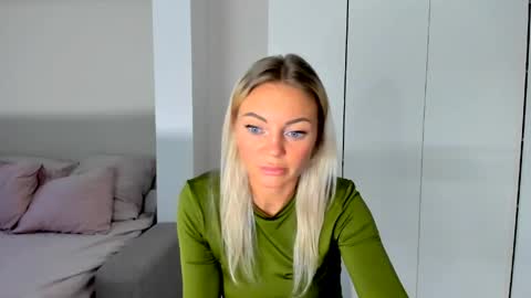 Snapshot of adriana_coy_ chatting on May 2026 06:54:02 AM Adriana online show from May 2026 06:54:02 AM