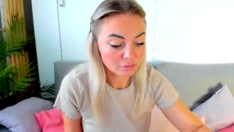 Snapshot of adriana_coy_ chatting on August 2026 07:11:01 AM Adriana online show from August 2026 07:11:01 AM