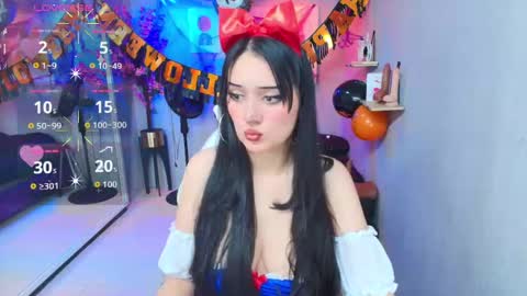 Adri  online show from October 2025 12:06:01 PM