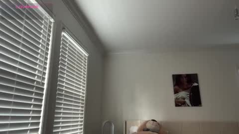 Adrianna  online show from October 2025 07:24:01 PM