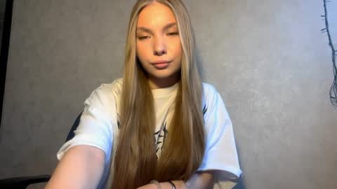 Caroline online show from April 2026 02:25:02 PM