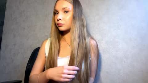 Caroline online show from April 2026 02:42:01 PM