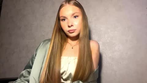 Caroline online show from April 2026 03:38:01 PM