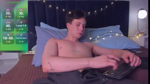 adrianoaubert online show from October 2025 04:39:01 PM