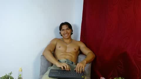 Snapshot of adriel_escalante chatting on October 2025 02:20:01 AM adriel_escalante online show from October 2025 02:20:01 AM