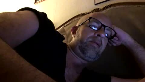 adrienfromparis online show from April 2026 09:32:01 PM