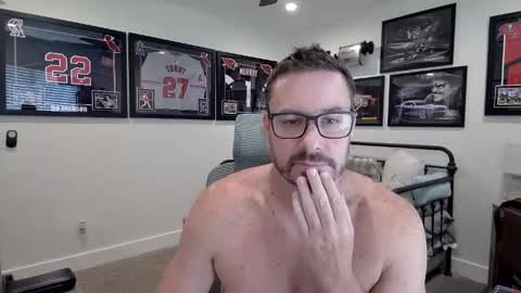 adventrs_fun online show from May 2026 04:01:01 PM