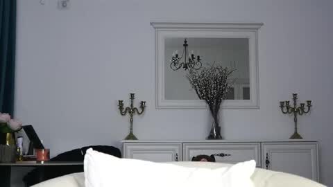 Aelia online show from September 2025 03:54:01 AM