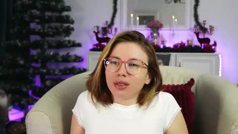 Aelia online show from November 2025 05:50:01 AM