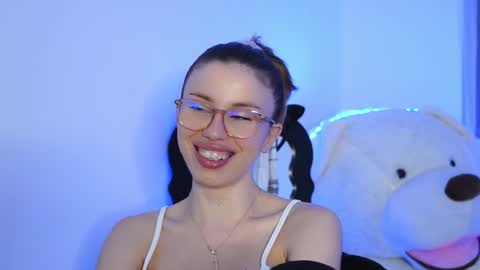 Aelia online show from March 2026 06:24:02 PM