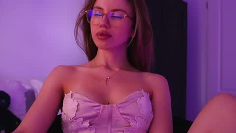 Aelia online show from June 2026 05:09:02 AM