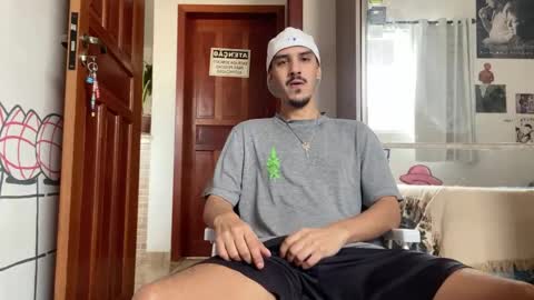 Luci online show from September 2025 07:37:01 PM