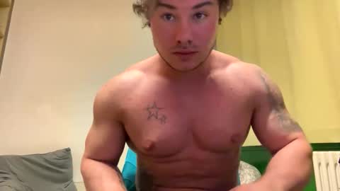 Snapshot of aesthetics99 chatting on April 2026 02:09:02 AM aesthetics99 online show from April 2026 02:09:02 AM