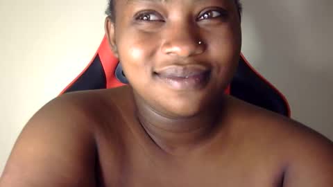 Snapshot of african001 chatting on October 2025 04:47:02 PM stella online show from October 2025 04:47:02 PM